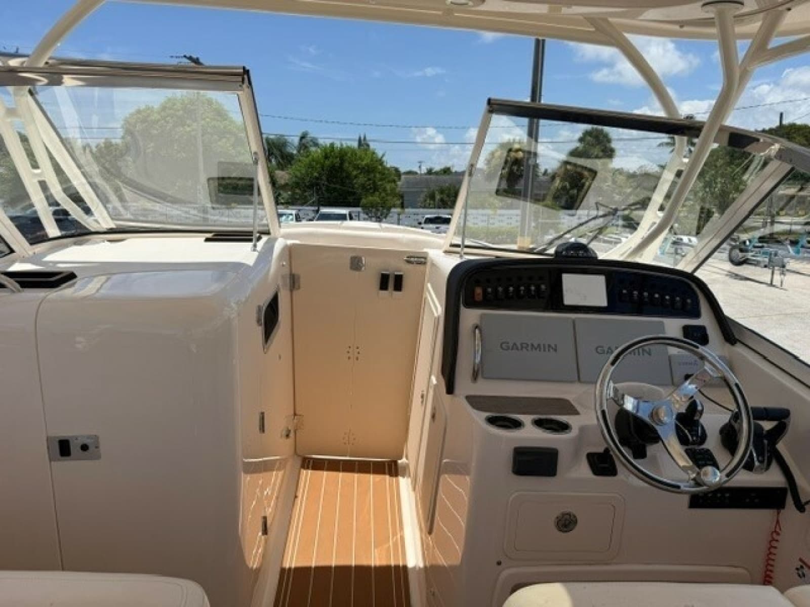 2023 Grady-White Freedom 307 - Photo 10