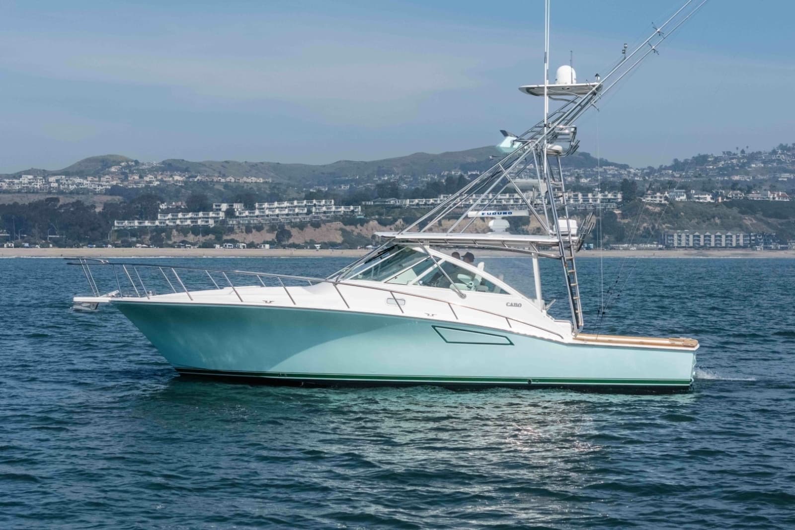 2005 Cabo 40 Express - Photo 22