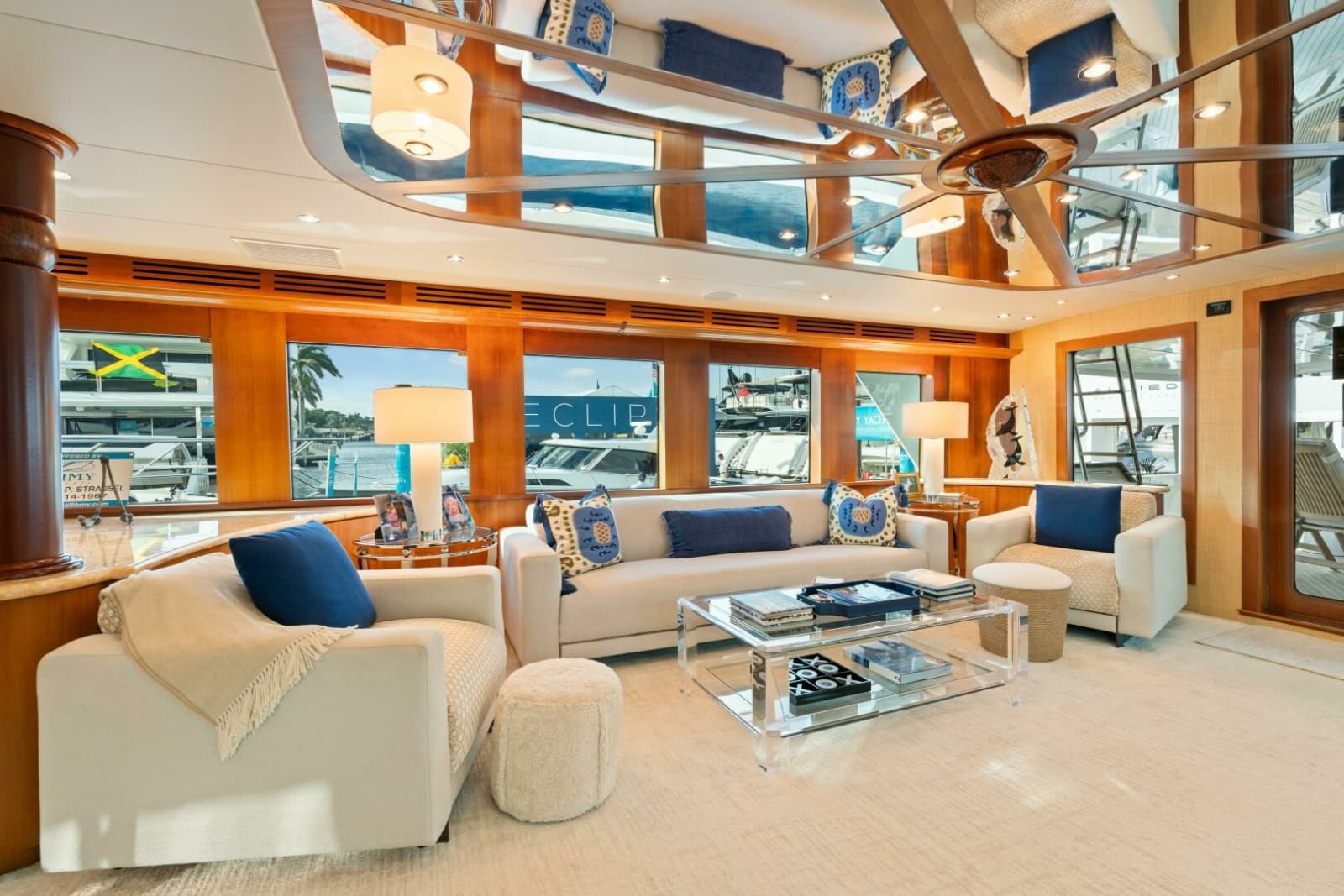 2005 Hatteras 100 Motor Yacht - Photo 23