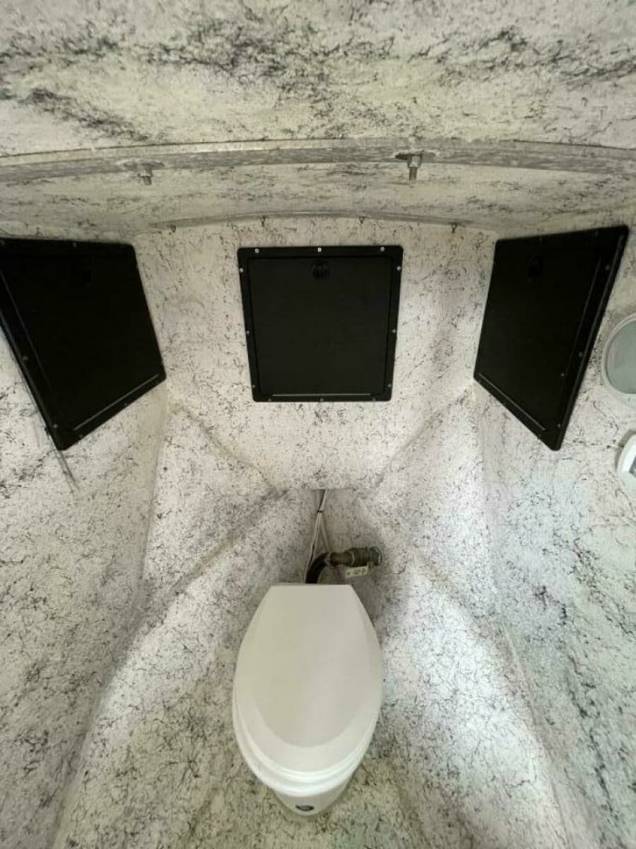 1997 Custom 31 Center Console - Photo 14