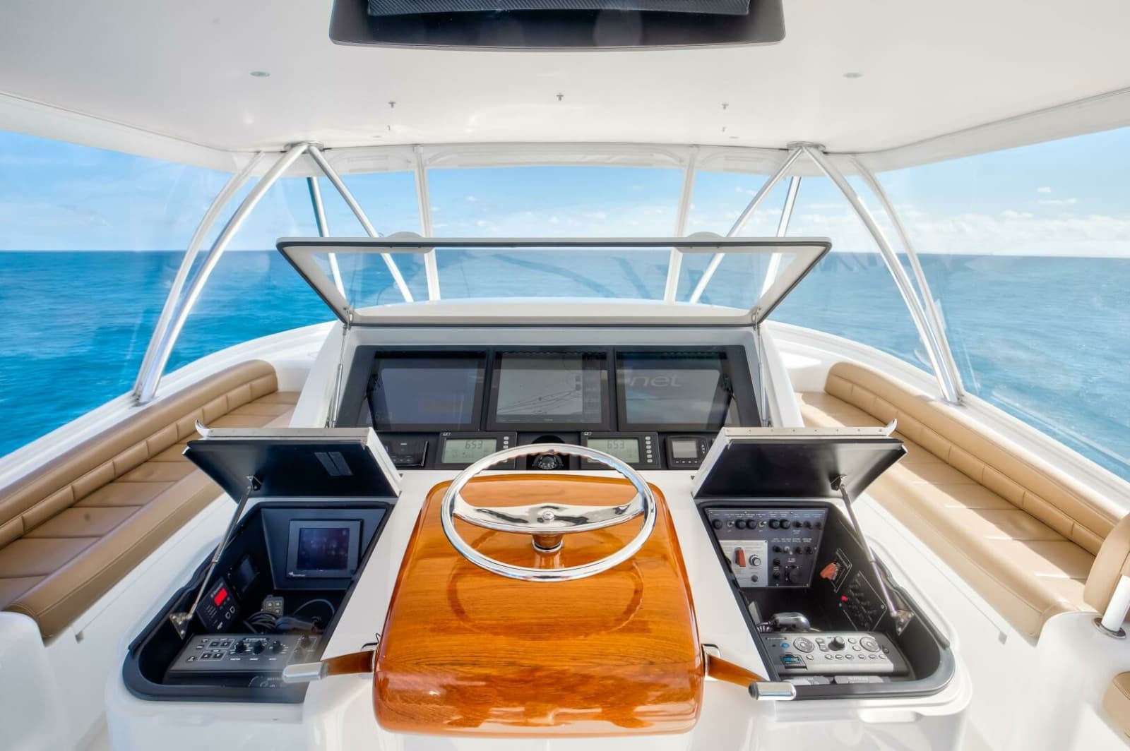 2015 Viking 70 Convertible - Photo 19
