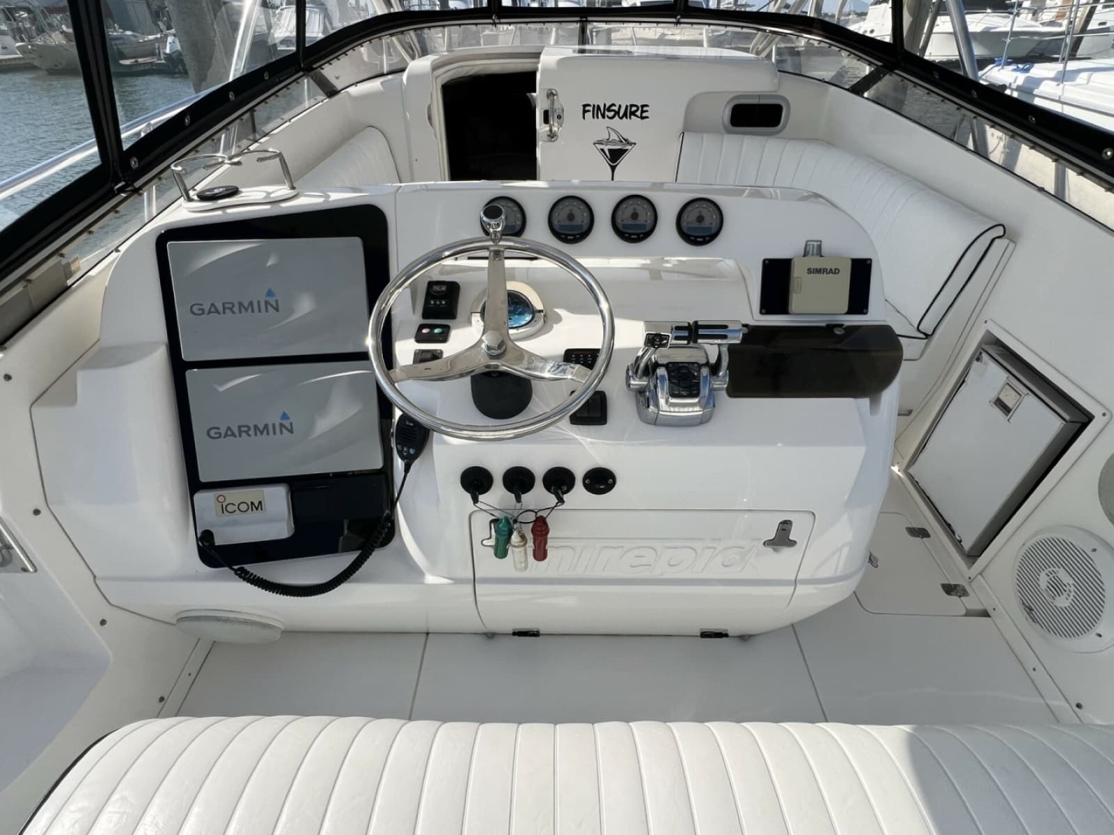 2007 Intrepid 377 Walkaround - Photo 17