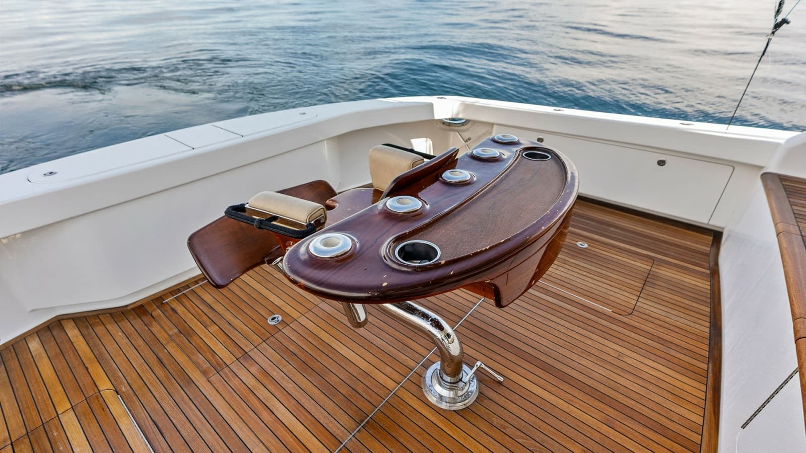 2017 Viking 80 Convertible - Photo 56