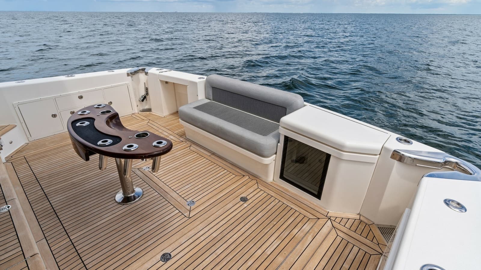 2021 Riviera 57 Enclosed Bridge - Photo 24