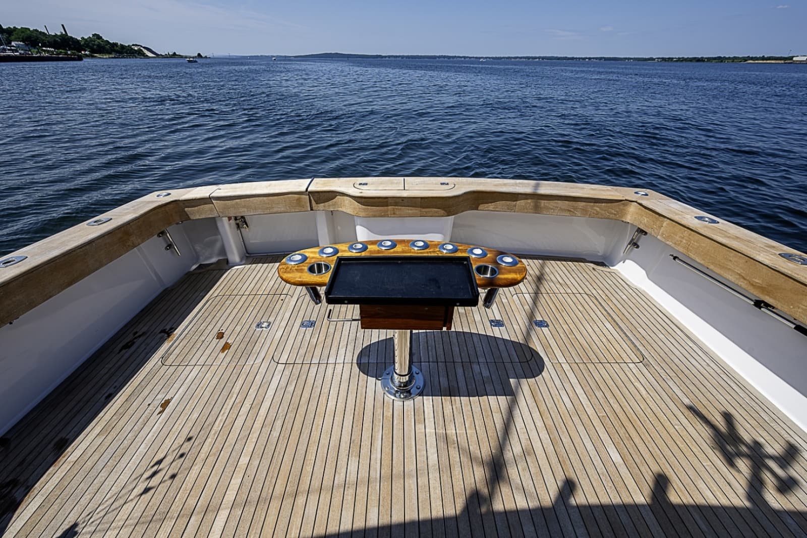 2002 Viking 52 Convertible - Photo 30