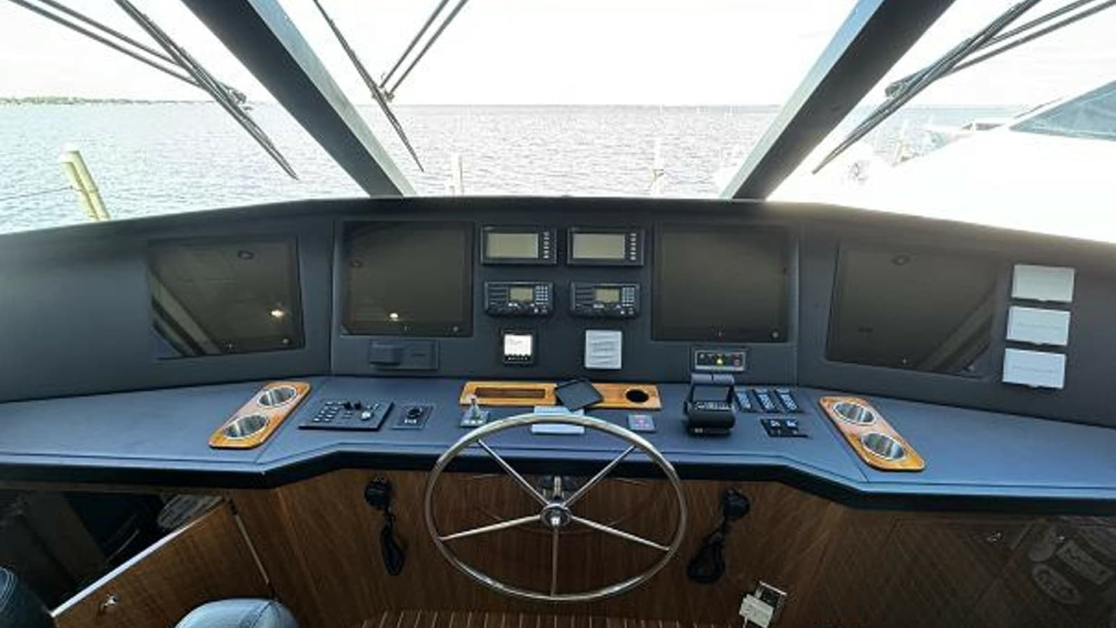 2007 Viking 74 Enclosed Bridge - Photo 21