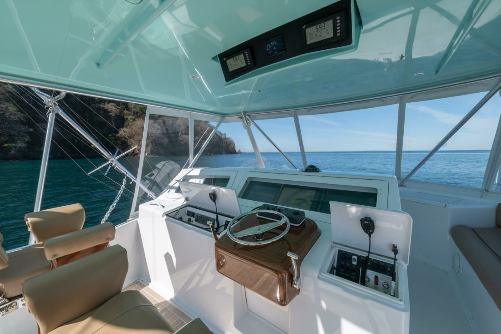 2006 Viking 56 Convertible - Photo 2
