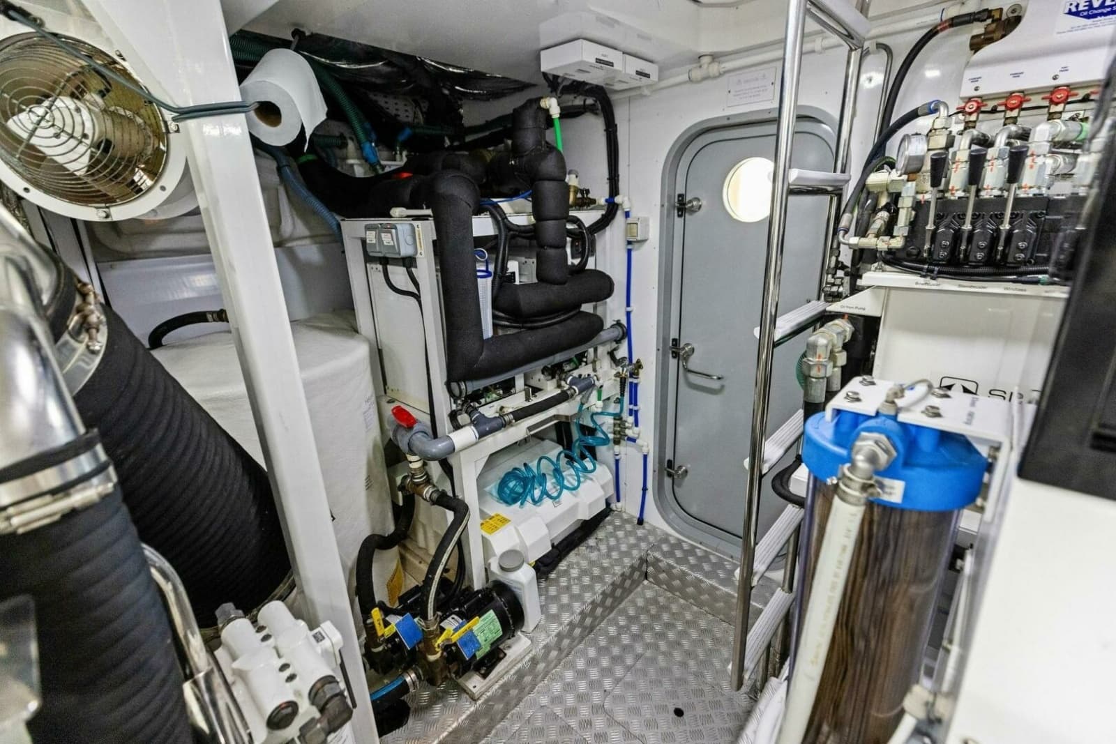2018 Princess Y75 Motor Yacht - Photo 125