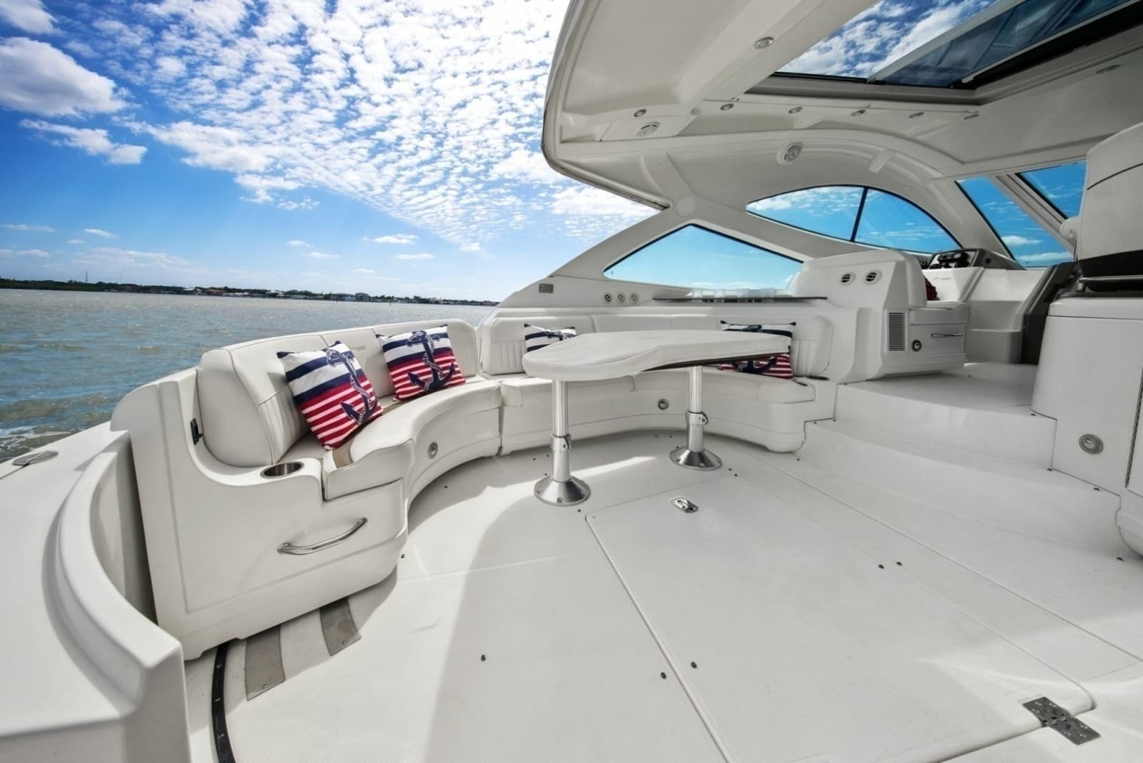 2012 Cruisers Yachts 540 Coupe - Photo 5