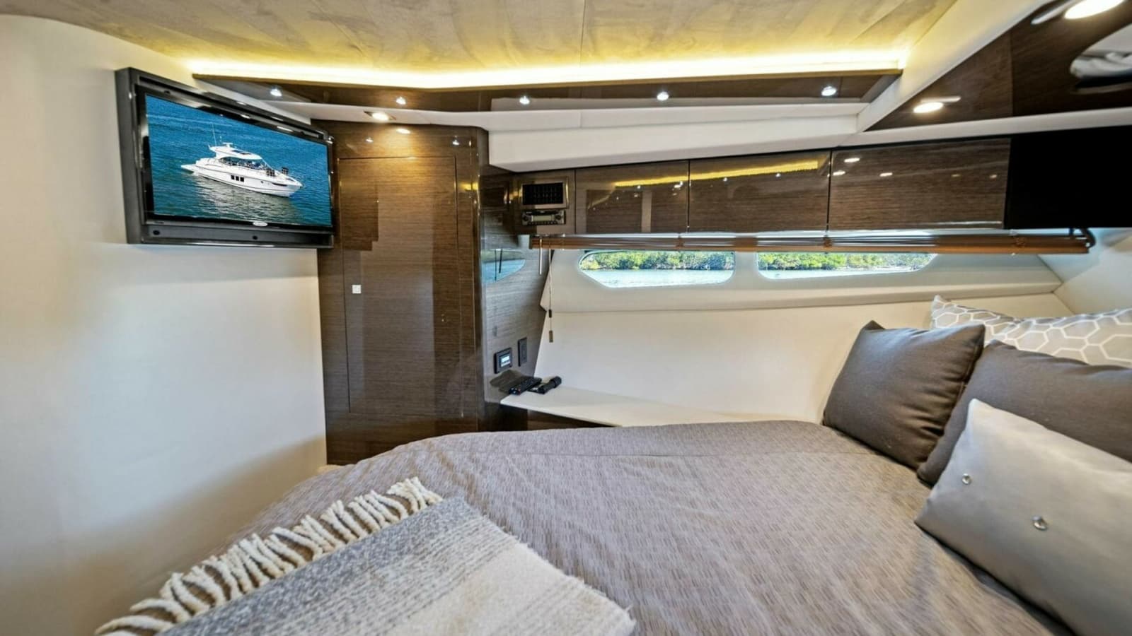 2019 Cruisers Yachts 45 Cantius - Photo 87