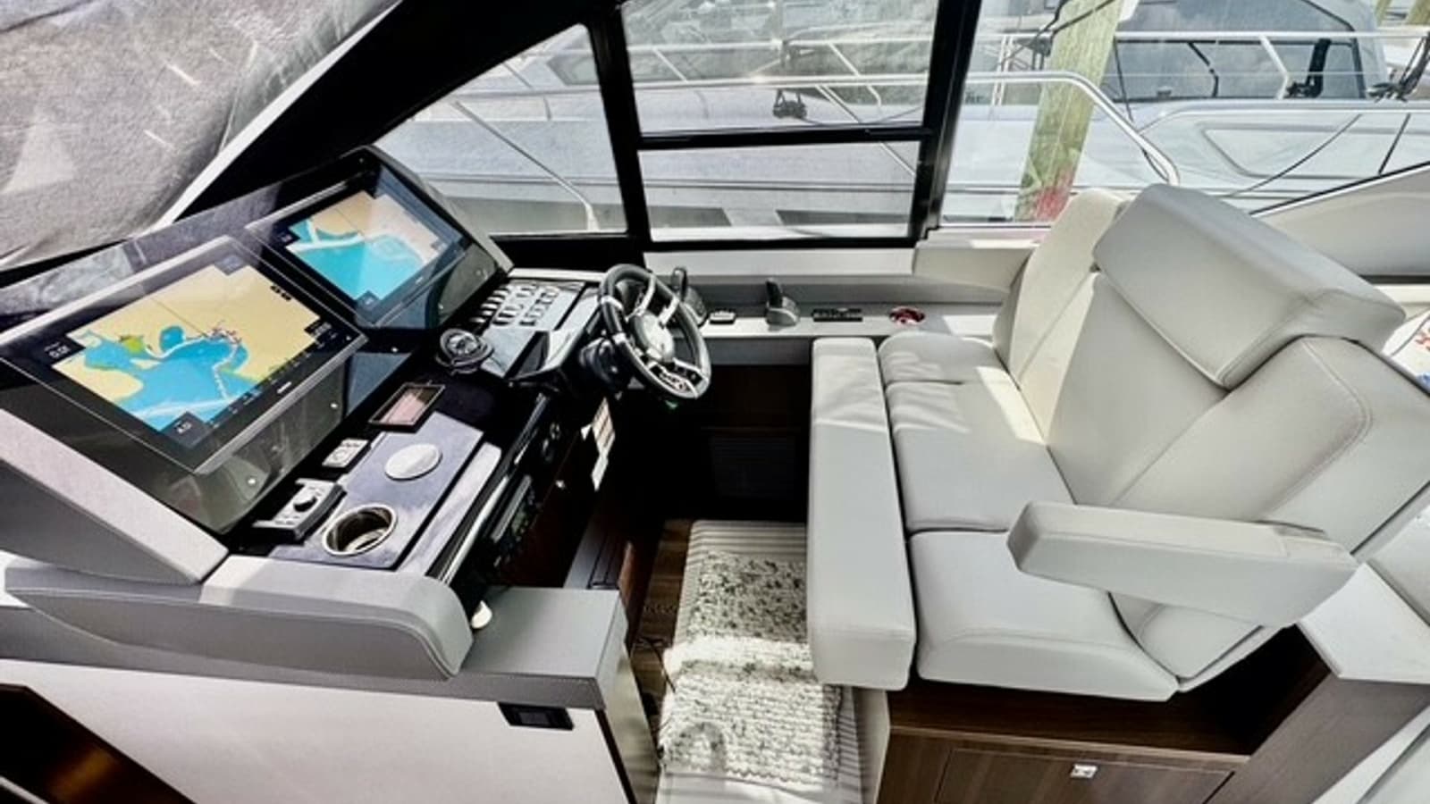 2023 Cruisers Yachts 50 Cantius - Photo 14