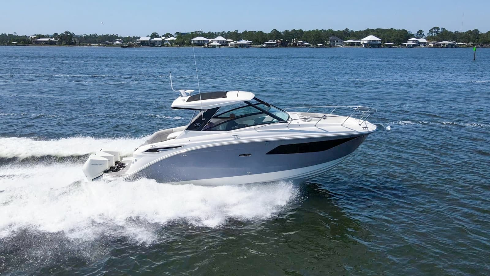 2022 Sea Ray 320 Sundancer OB - Photo 35