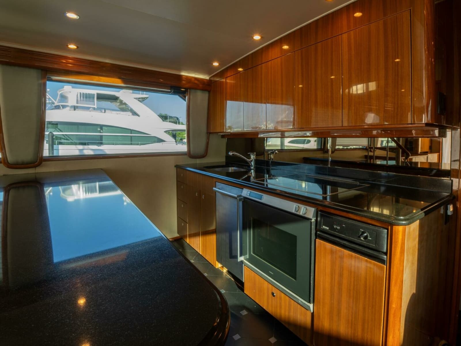 2005 Viking 74 Enclosed Bridge - Photo 12