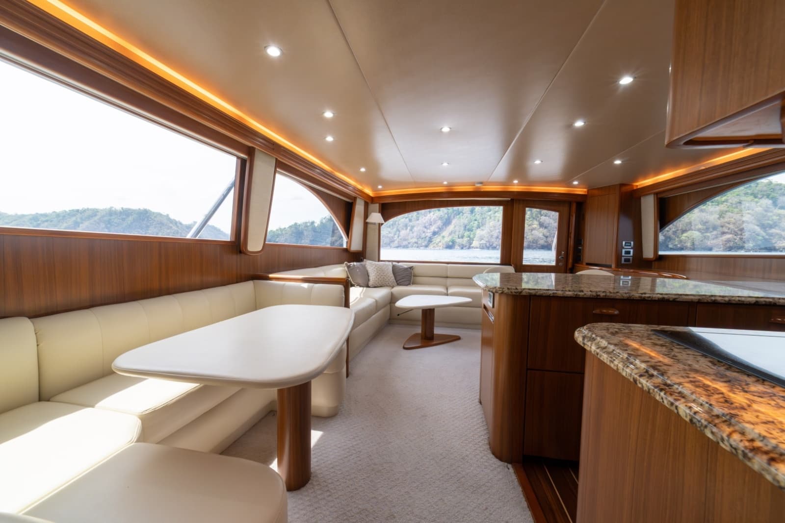 2012 Viking 60 Convertible - Photo 38