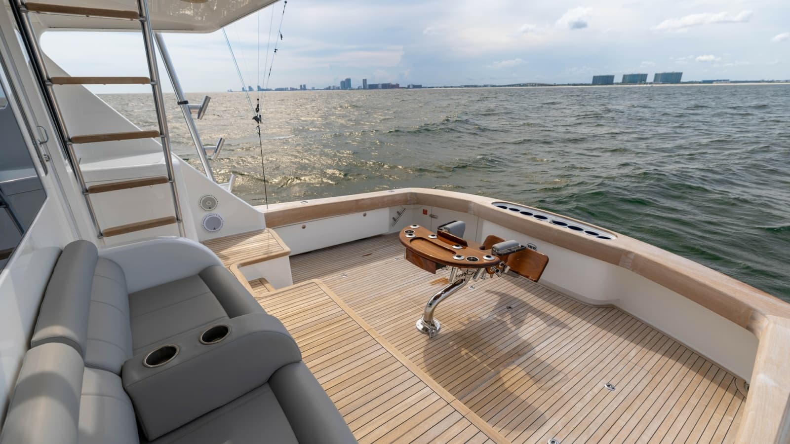 2018 Viking 72 Convertible - Photo 4