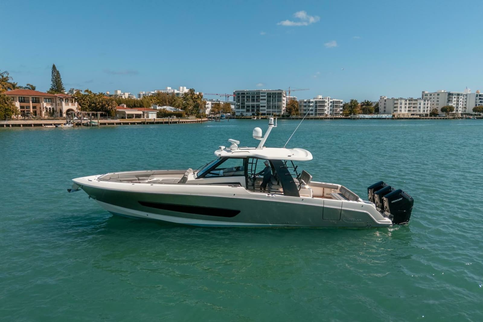 2023 Boston Whaler 420 Outrage - Photo 33