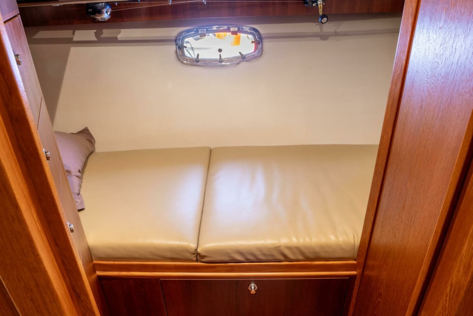 2015 Tiara Yachts 4300 Open - Photo 15