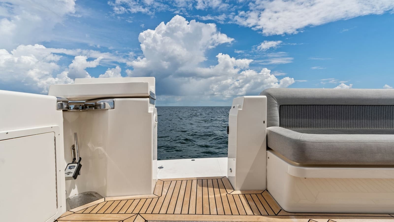 2021 Riviera 57 Enclosed Bridge - Photo 10