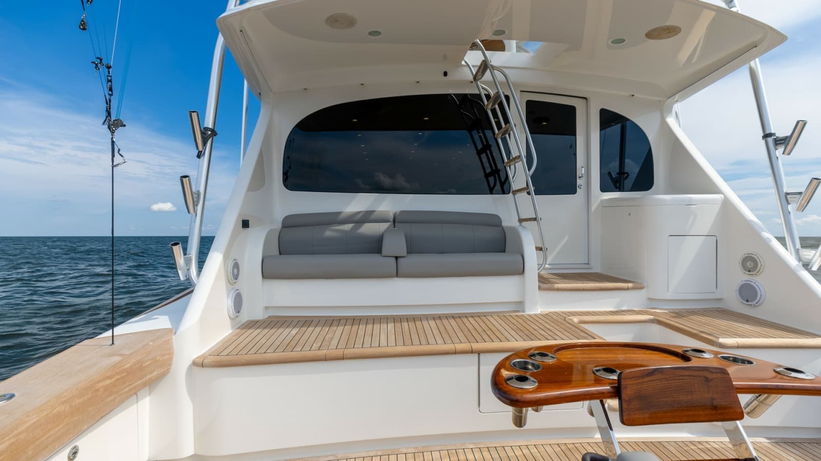 2018 Viking 72 Convertible - Photo 35