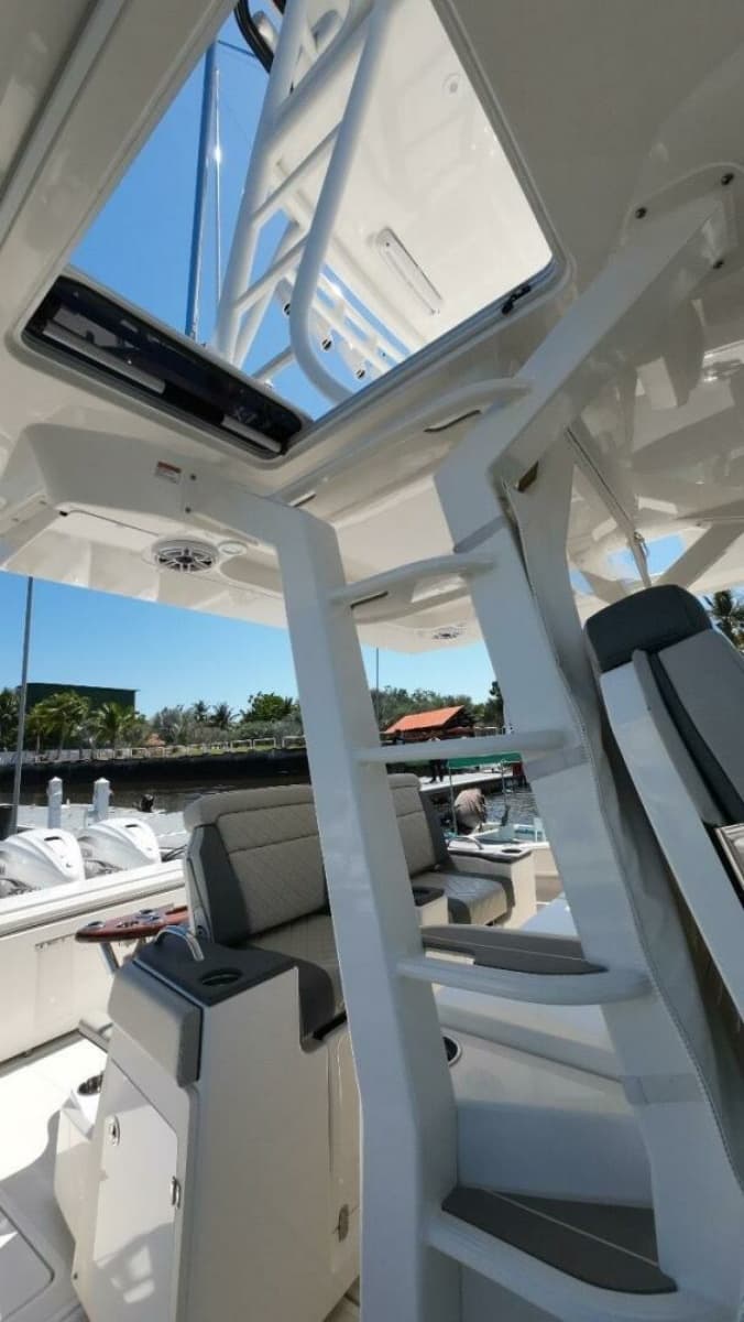 2022 Pursuit S428 - Photo 16