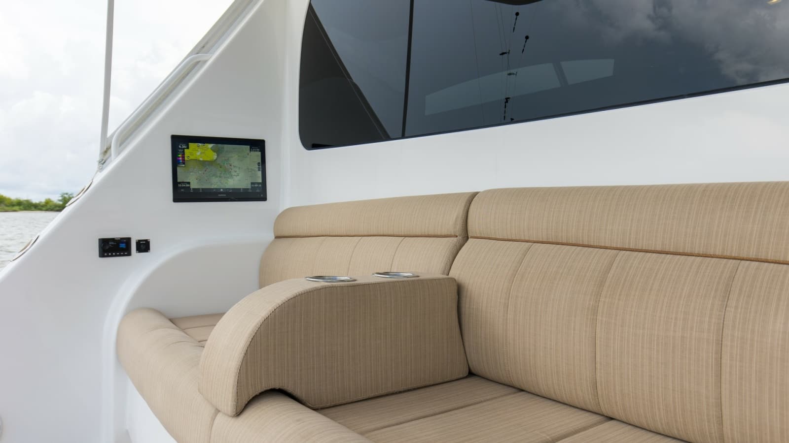 2017 Viking 72 Enclosed Bridge - Photo 59