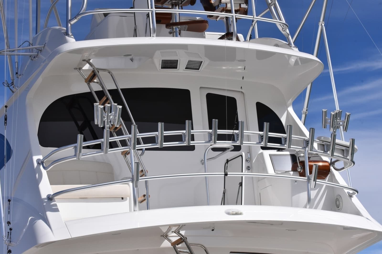 2019 Viking 80 Skybridge - Photo 139