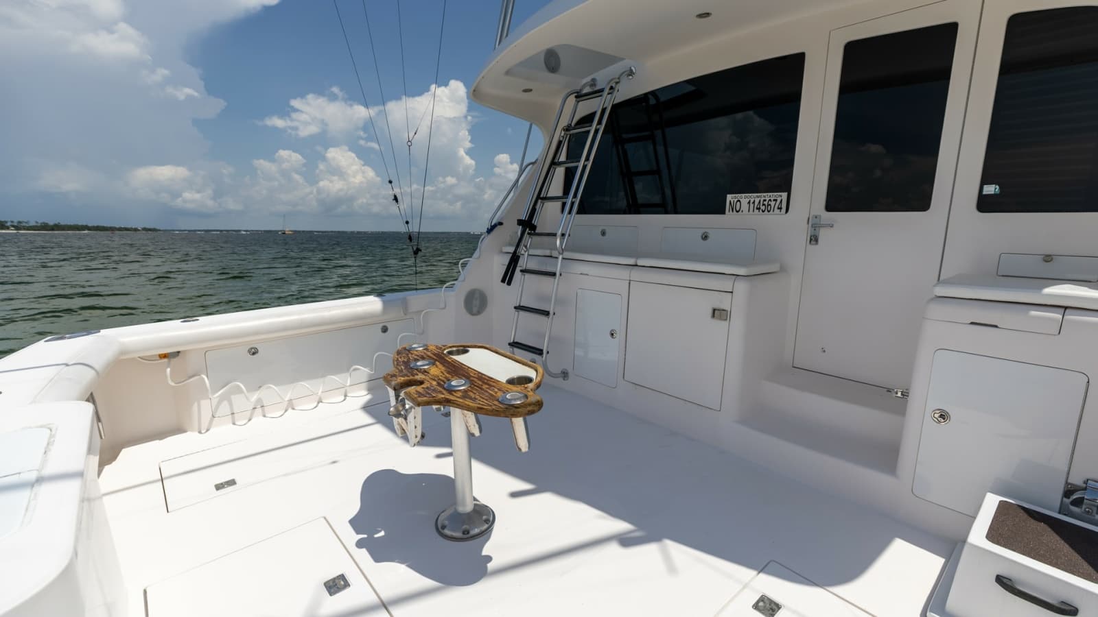 2003 Cabo 43 Convertible - Photo 32