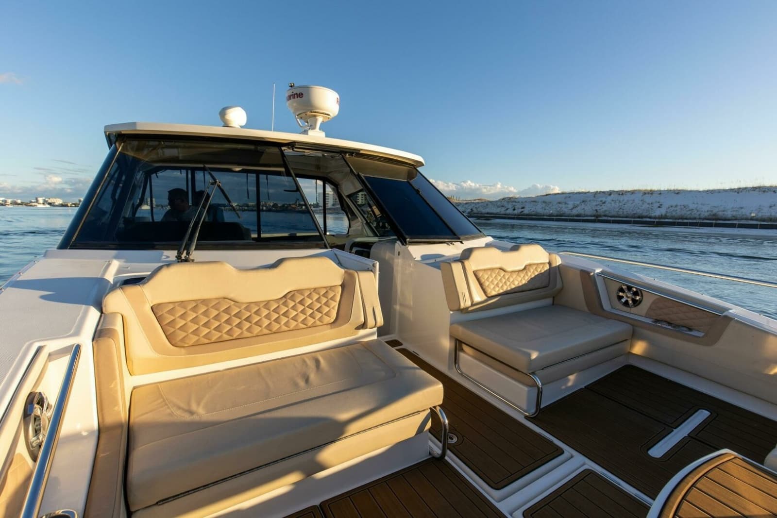 2018 Aquila 36 Power Cat - Photo 4