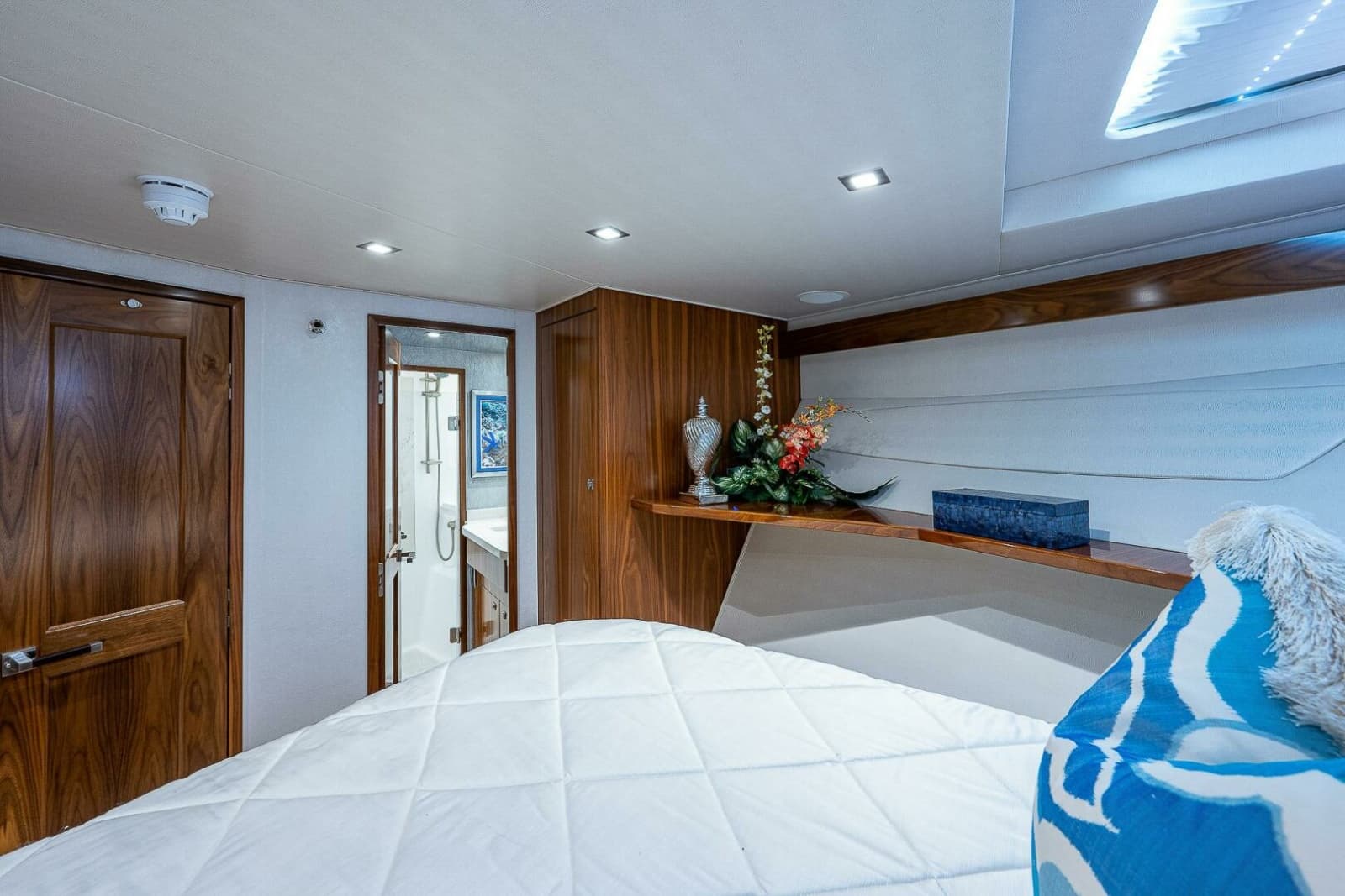 2017 Viking 75 Motoryacht - Photo 22
