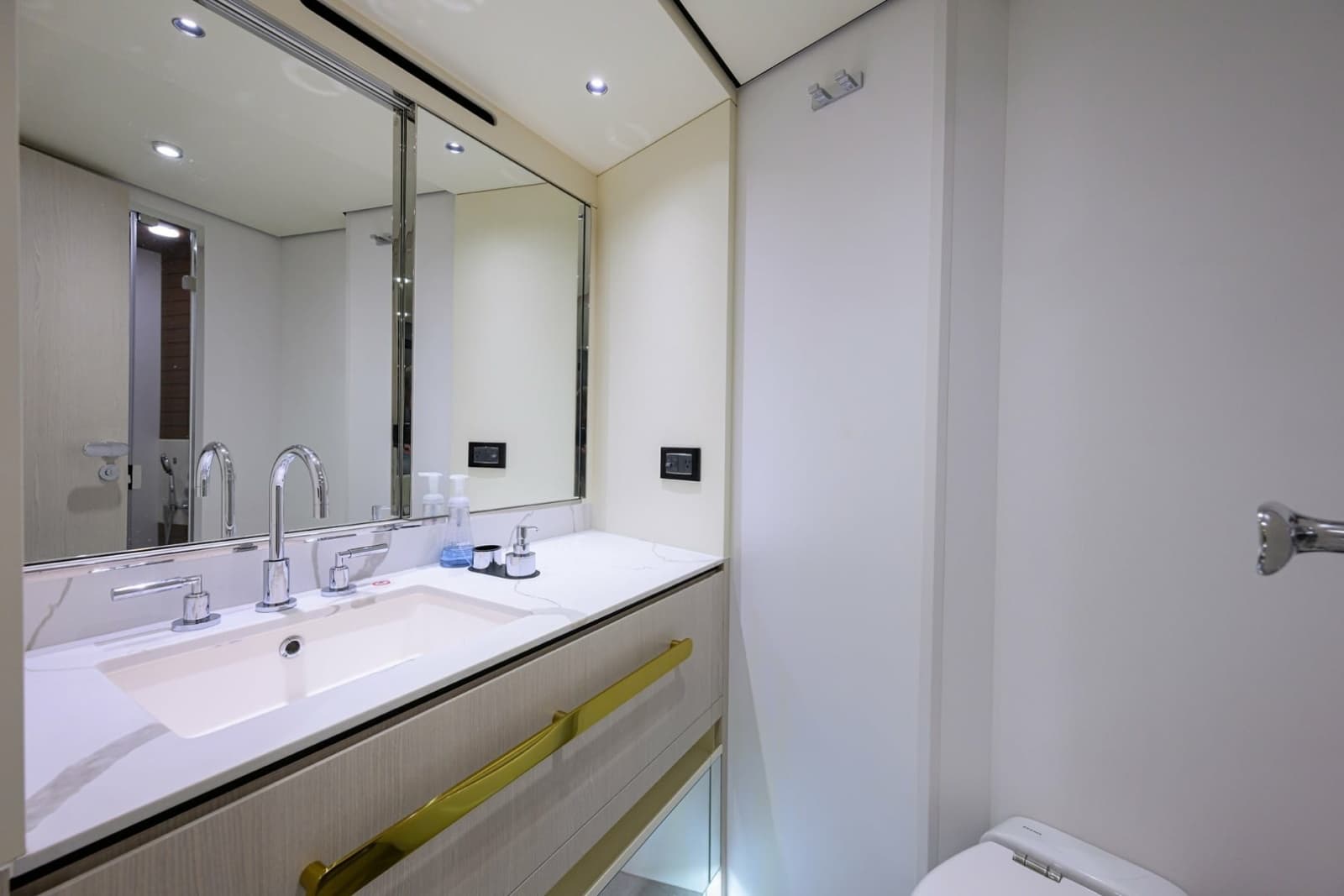 2024 Azimut Fly 78 - Photo 58