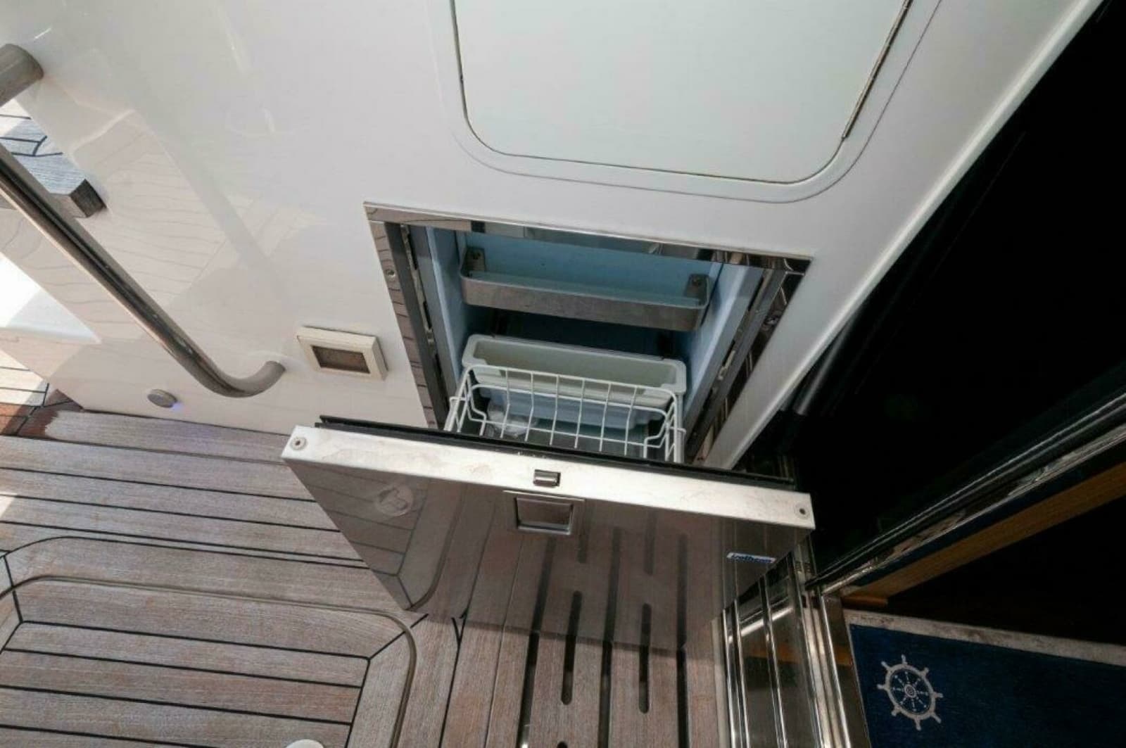 2018 Sea Ray L550 Flybridge - Photo 39