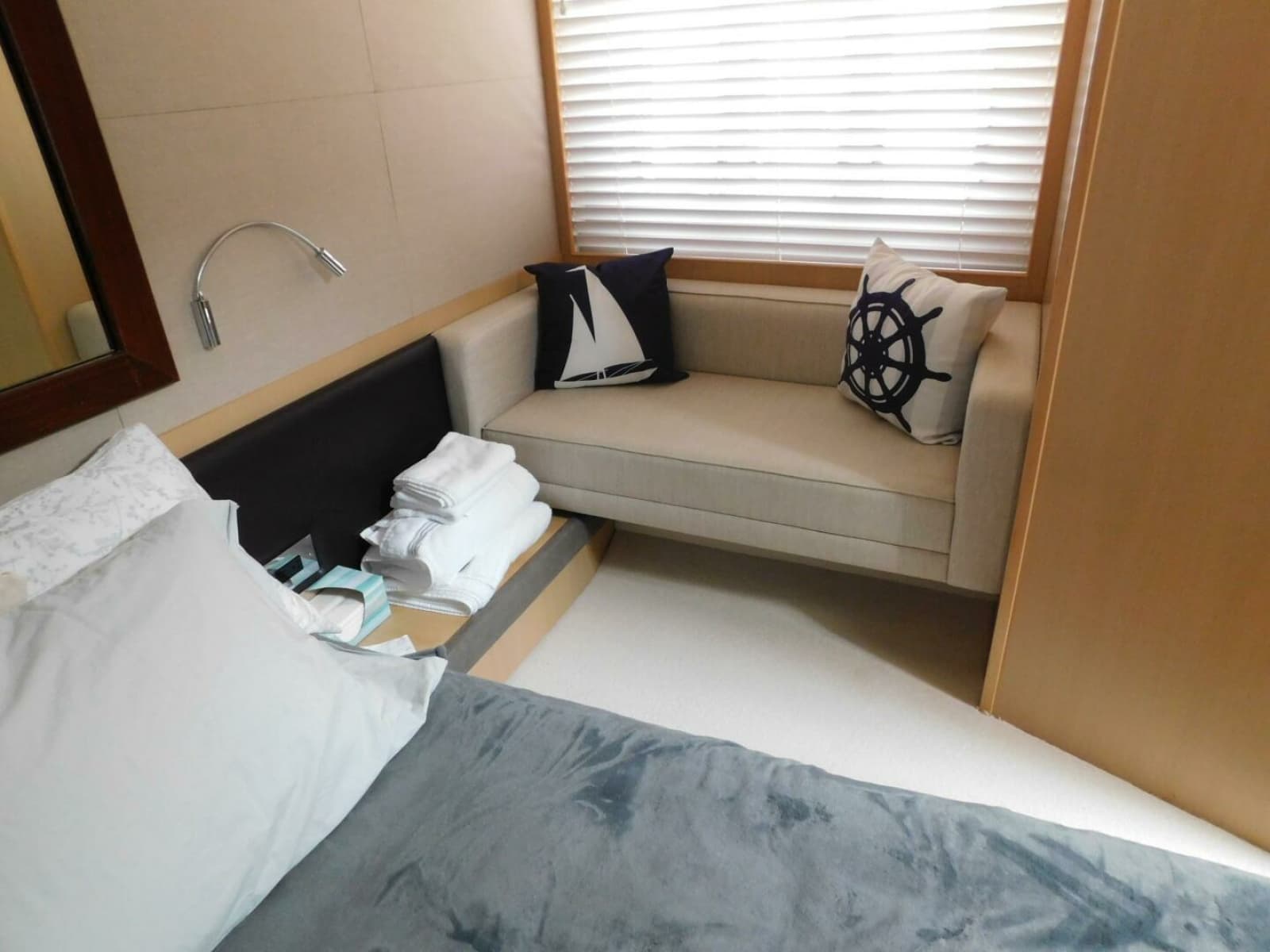 2011 Princess V52 - Photo 25