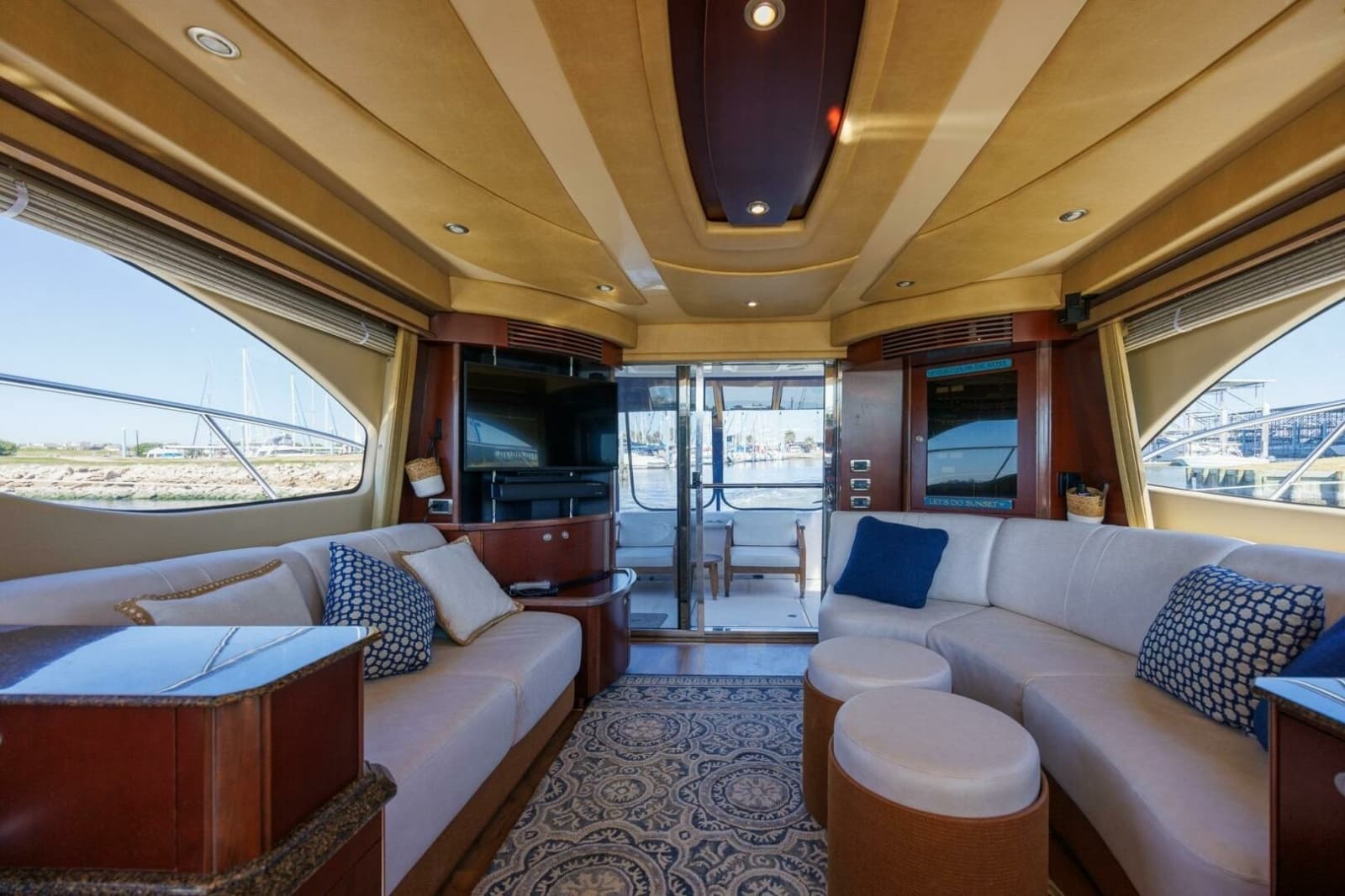 2006 Sea Ray 52 Sedan Bridge - Photo 9