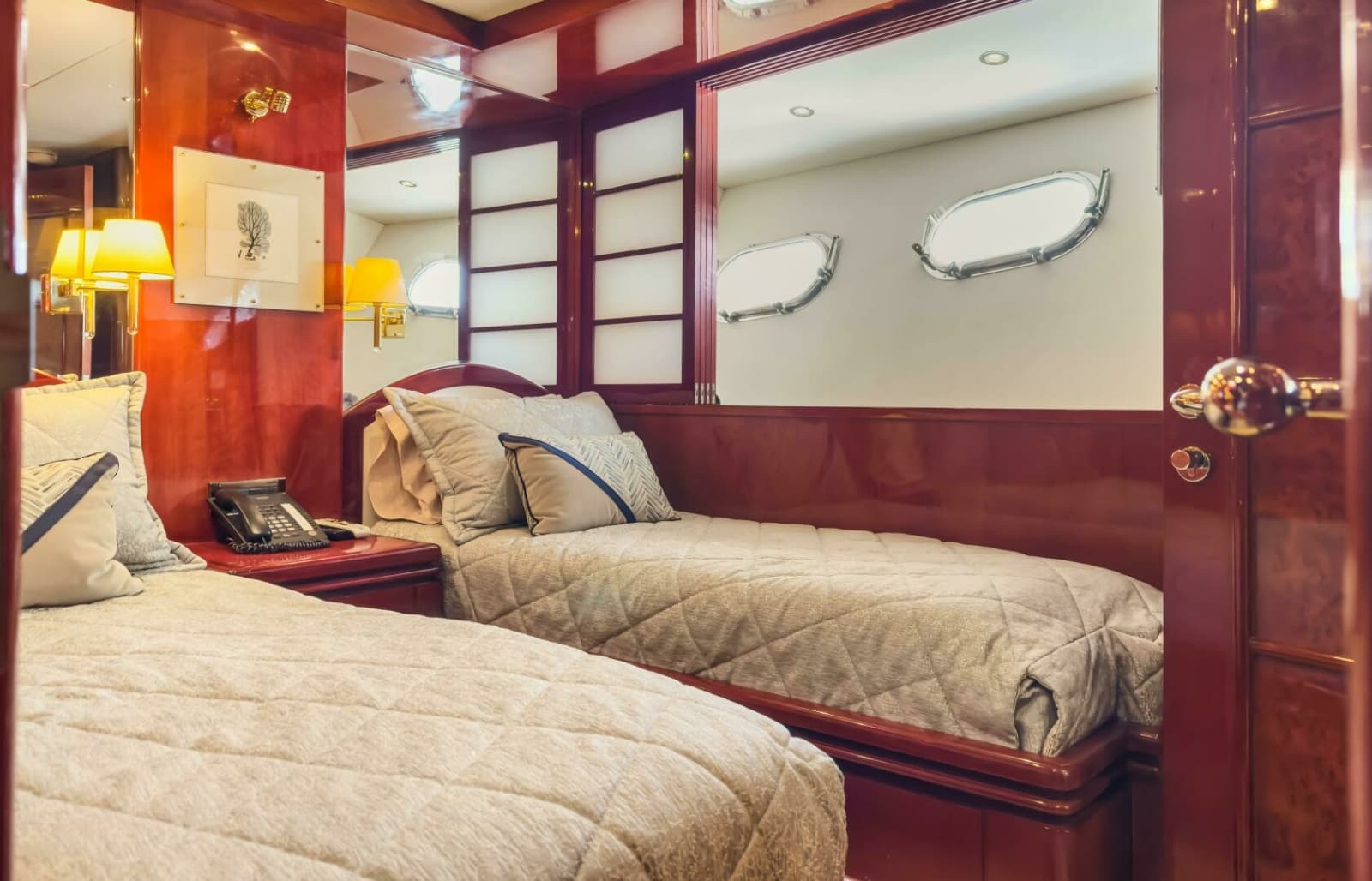 2005 Ocean Alexander 80 motoryacht - Photo 54