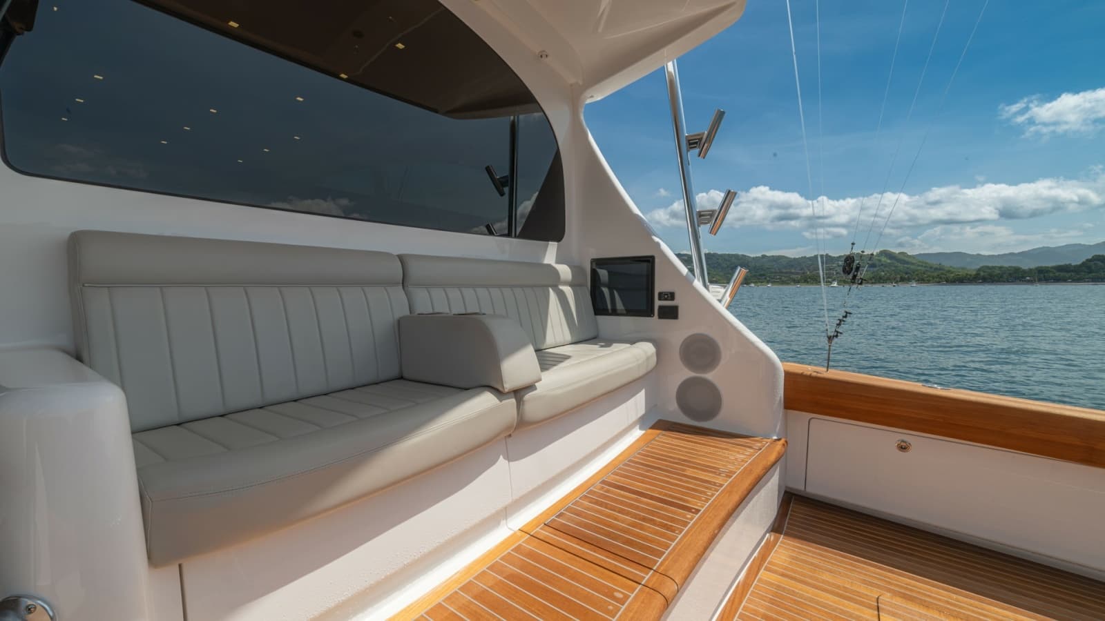 2024 Viking 64 Convertible - Photo 40