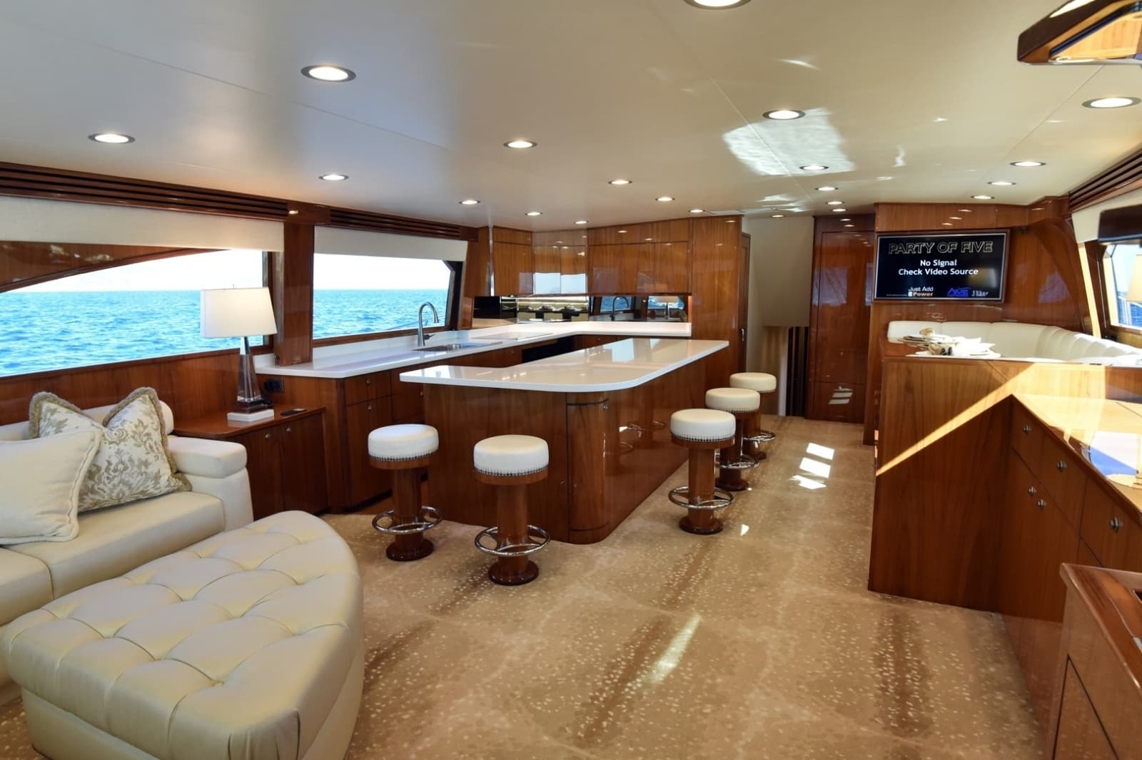 2019 Viking 80 Skybridge - Photo 27