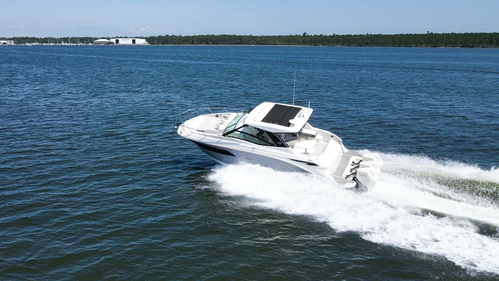 2022 Sea Ray 320 Sundancer OB - Photo 37