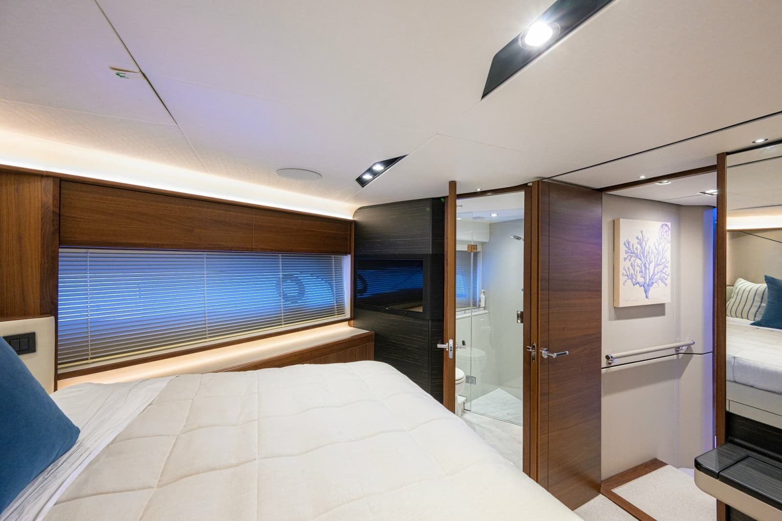 2022 Princess Y78 - Photo 18