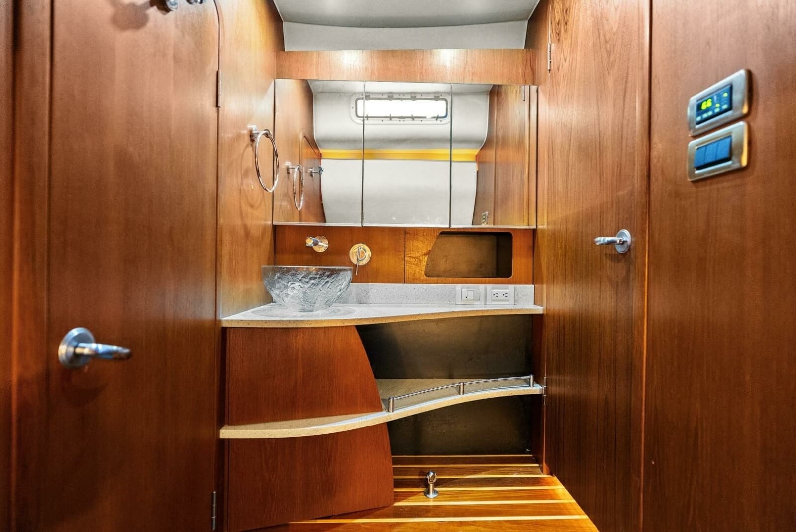 2007 Tiara Yachts 4300 Sovran - Photo 23