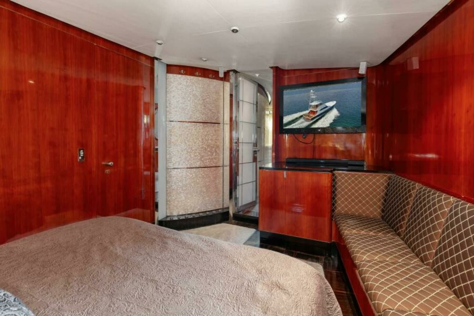 2004 Ebony Custom Sportfish 65 Convertible - Photo 23