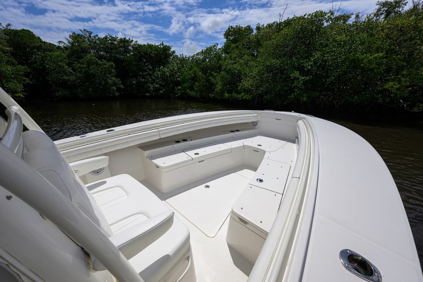 2019 Regulator 31 Center Console - Photo 21