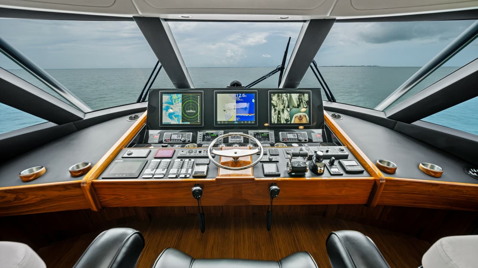 2021 Viking 72 Enclosed Bridge - Photo 2