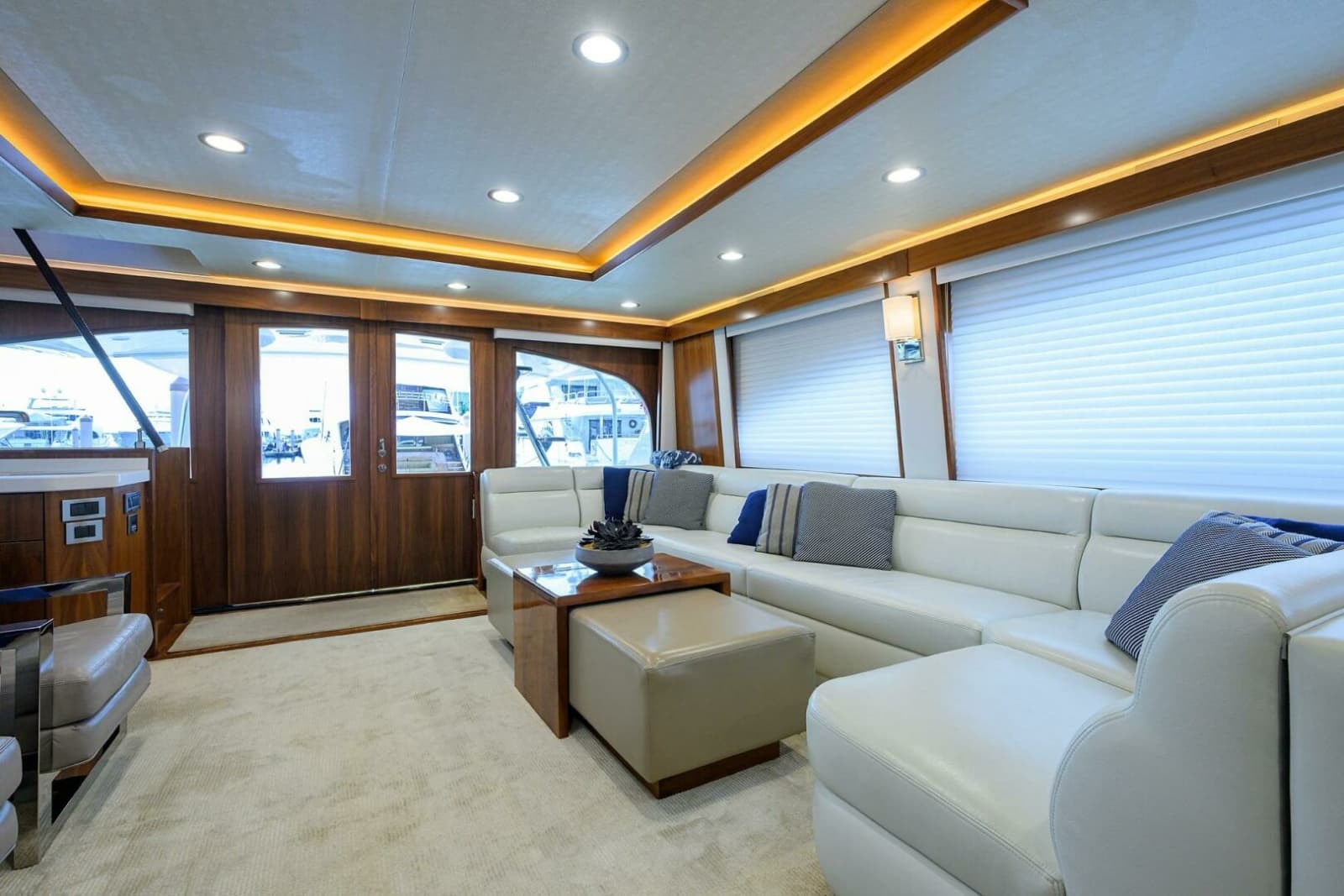 2017 Viking 92 Enclosed Bridge - Photo 30