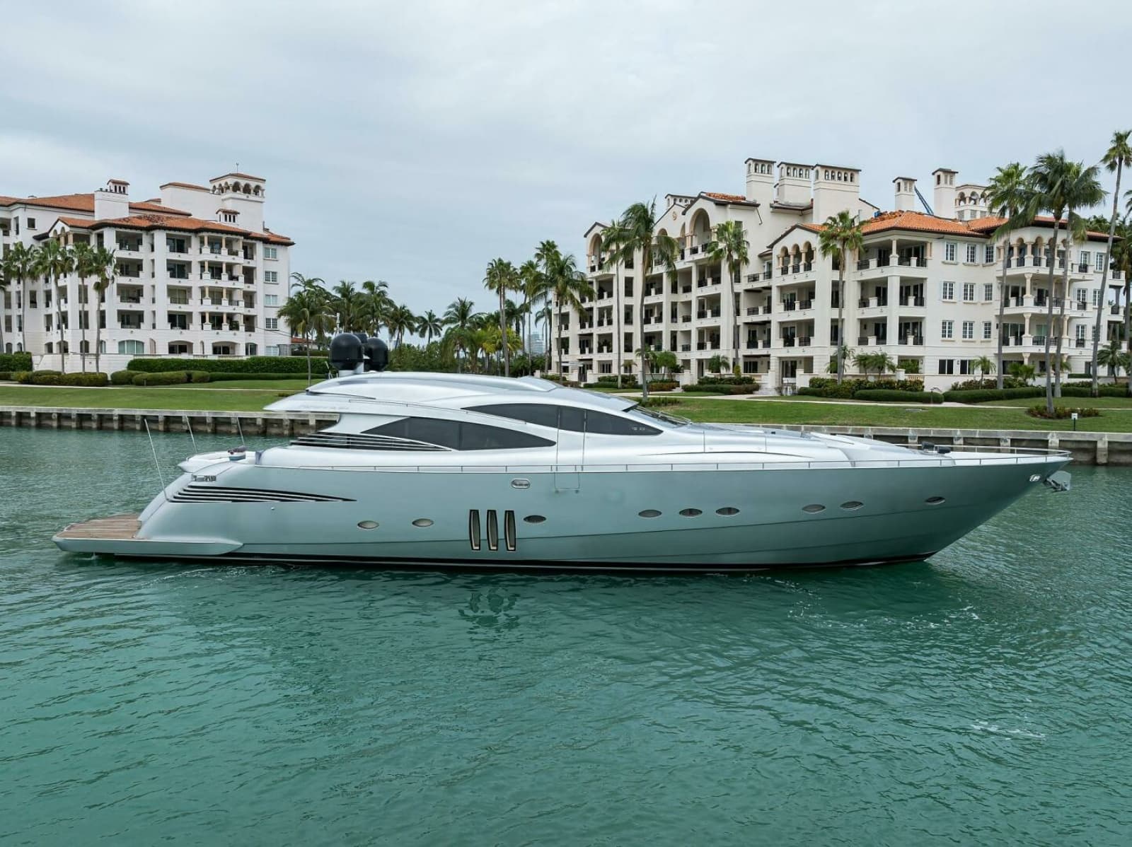 2009 Pershing 90 Express - Photo 1