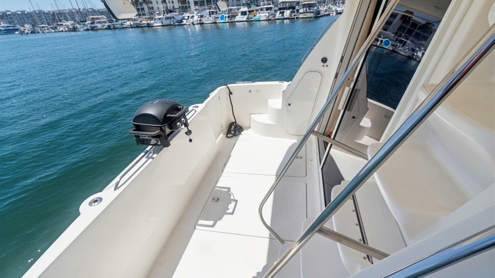 2005 Meridian 540 Pilothouse - Photo 33