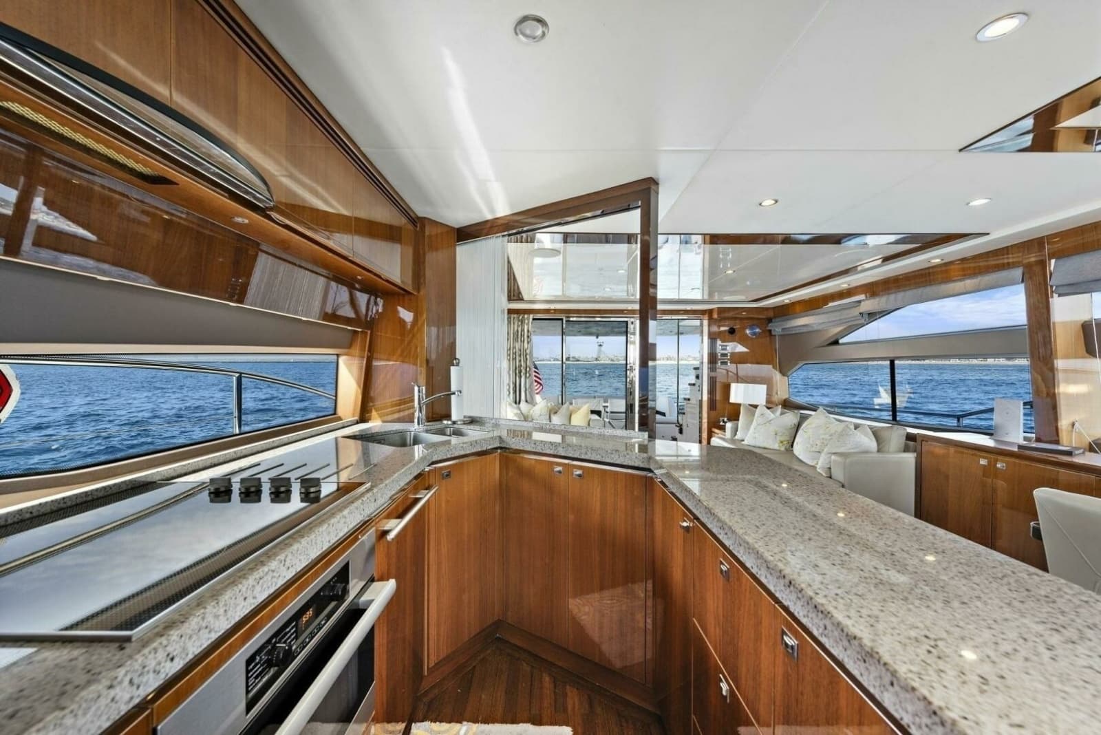 2015 Princess 72 Motoryacht - Photo 4