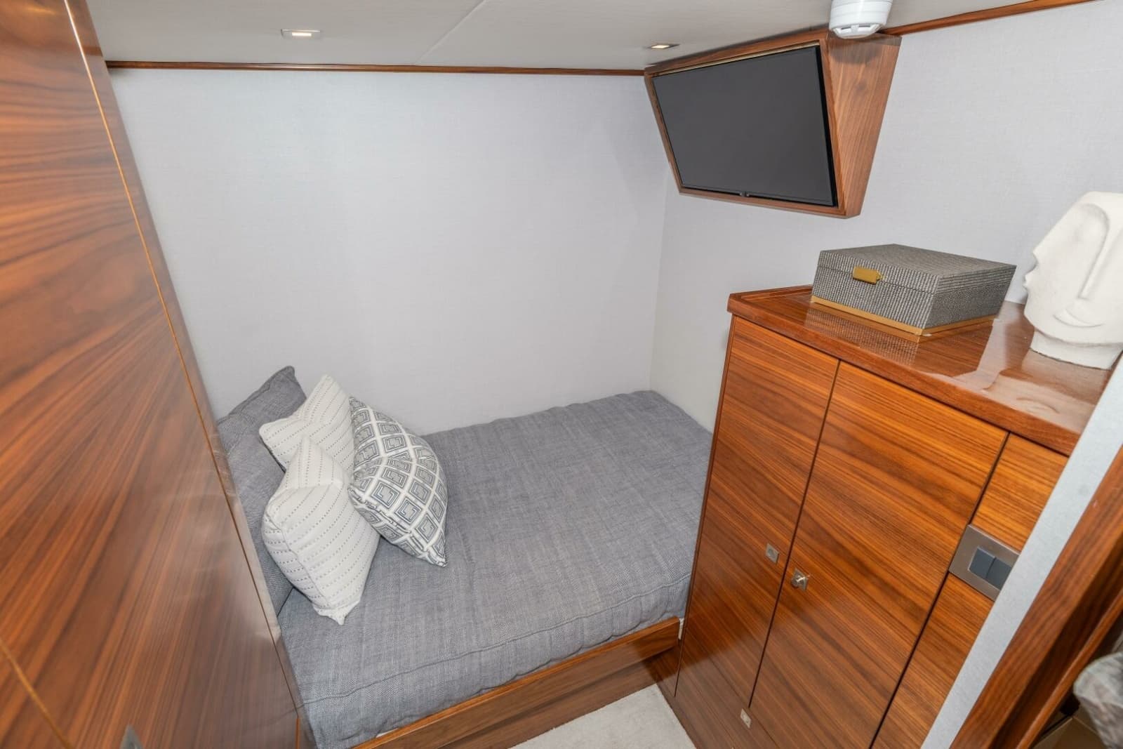 2025 Viking 90C - Photo 45