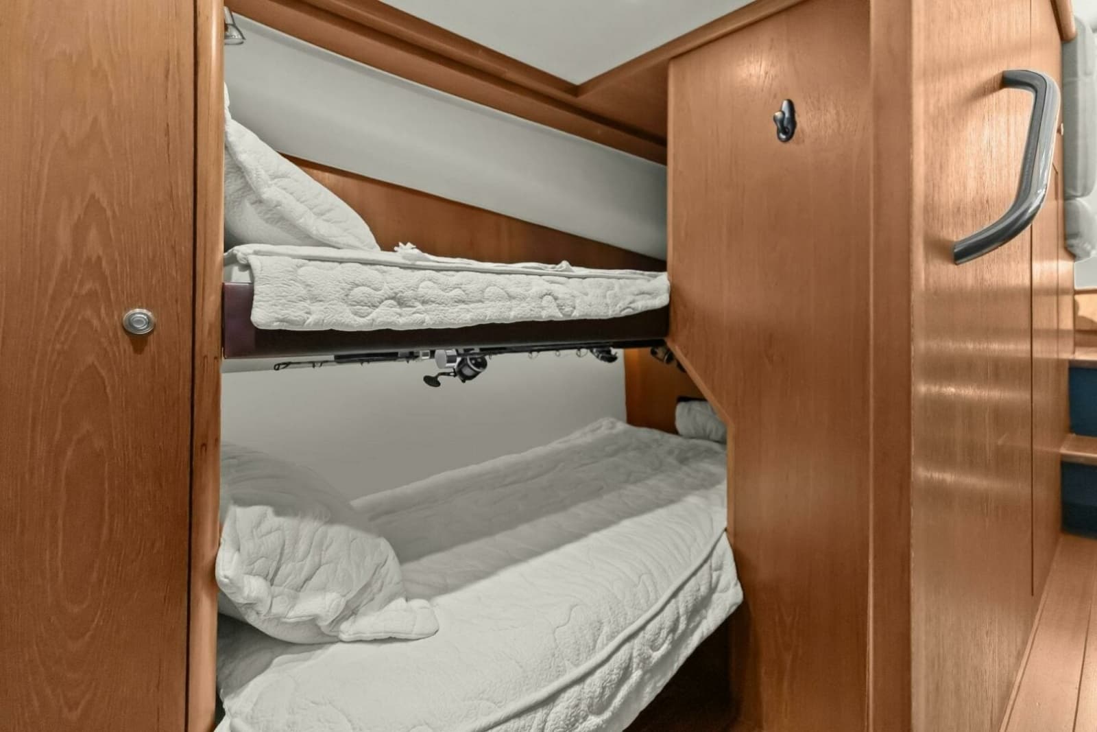 2013 Tiara Yachts 3900 Convertible - Photo 28
