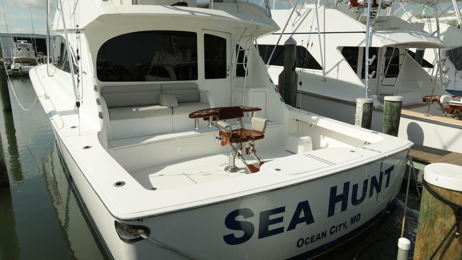 2023 Viking 54 Convertible - Photo 23