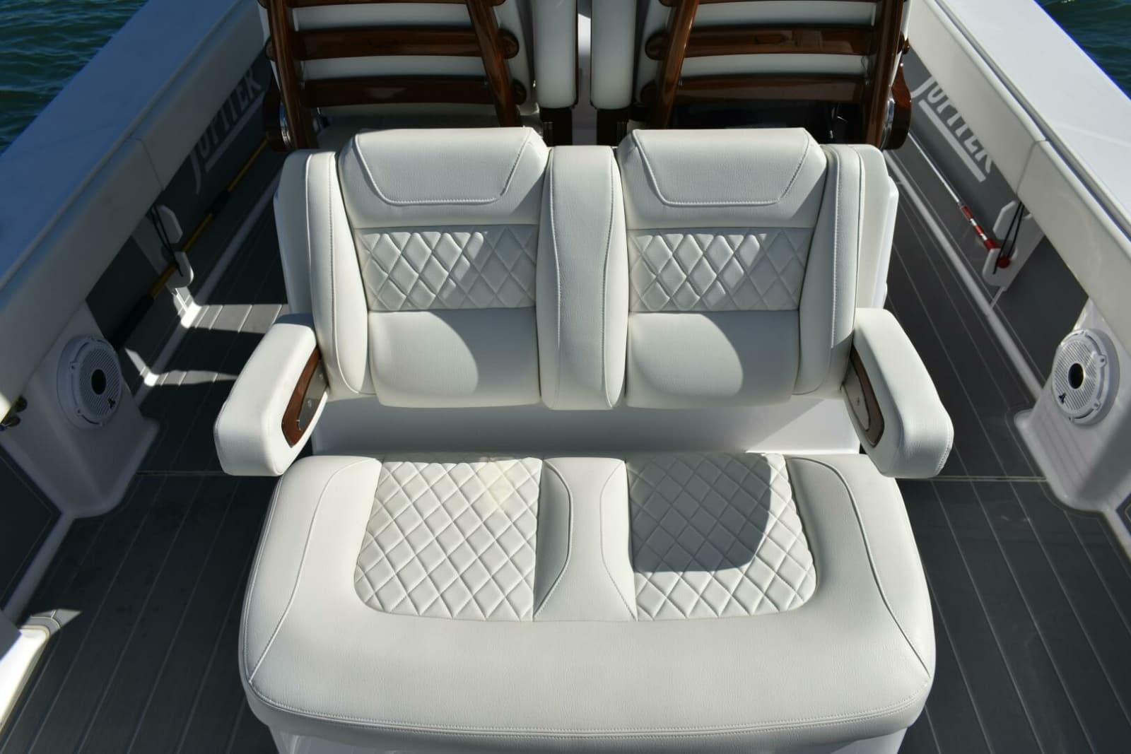 2025 Jupiter 32 FS - Photo 6